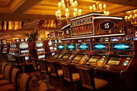 Navigasi platform olextoto menampilkan Mega Wheel, sportsbook, live dealer, dan pasar esports dalam satu dashboard